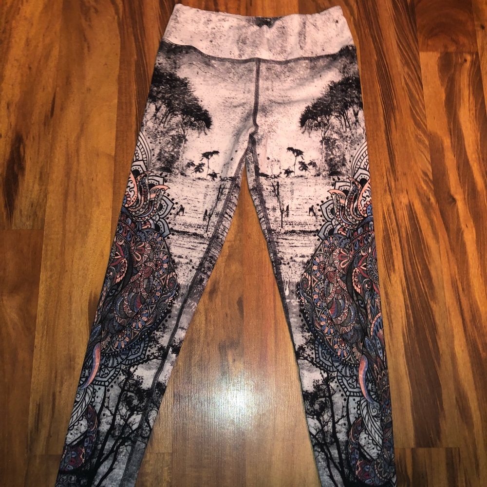 Evolution and Creation workout leggings